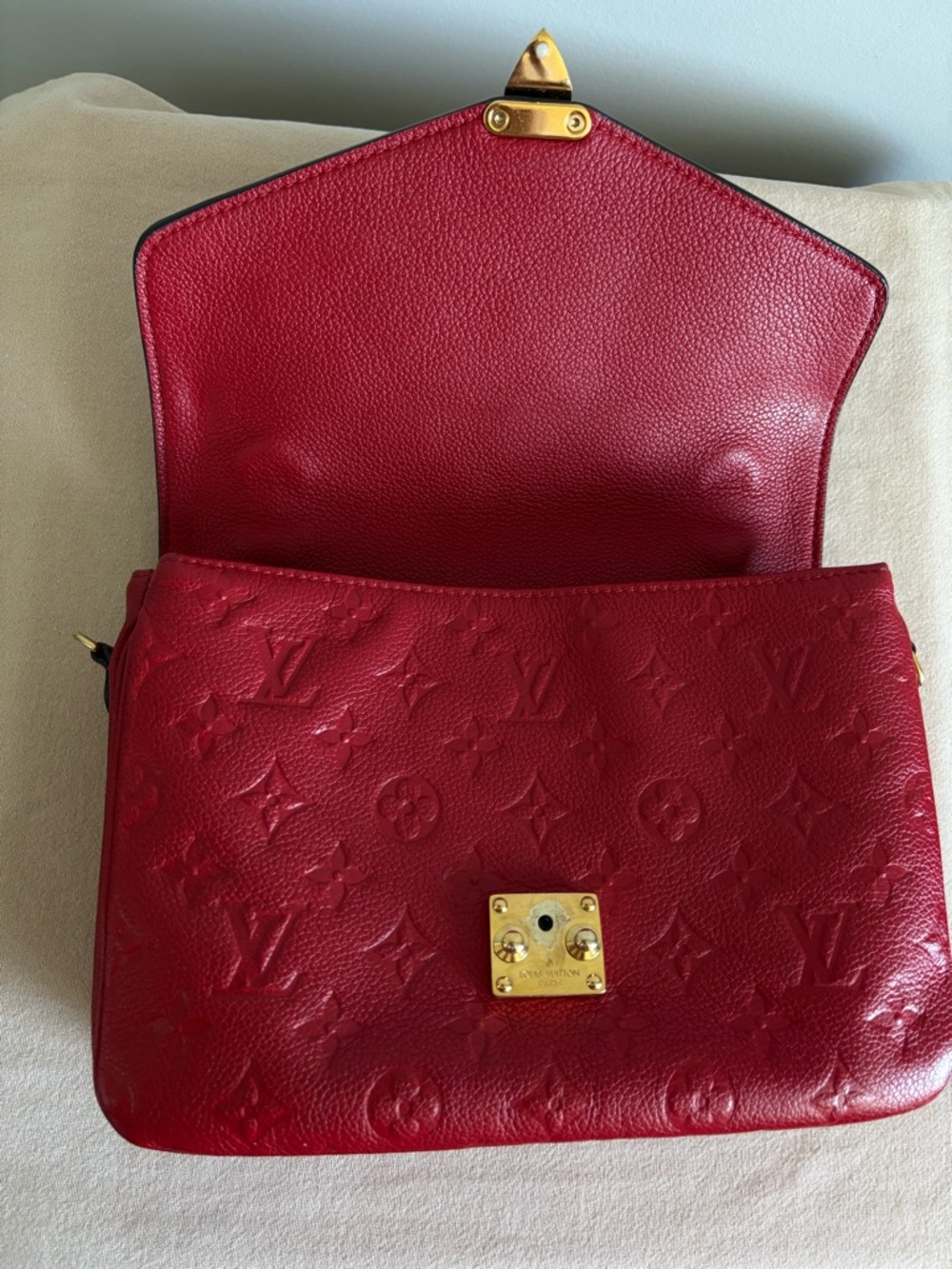 Louis Vuitton Empreinte Pochette Metis - Cherry - Picture 8 of 16